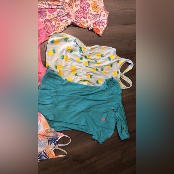 Girls summer clothing bundle - Picture 3 of 10